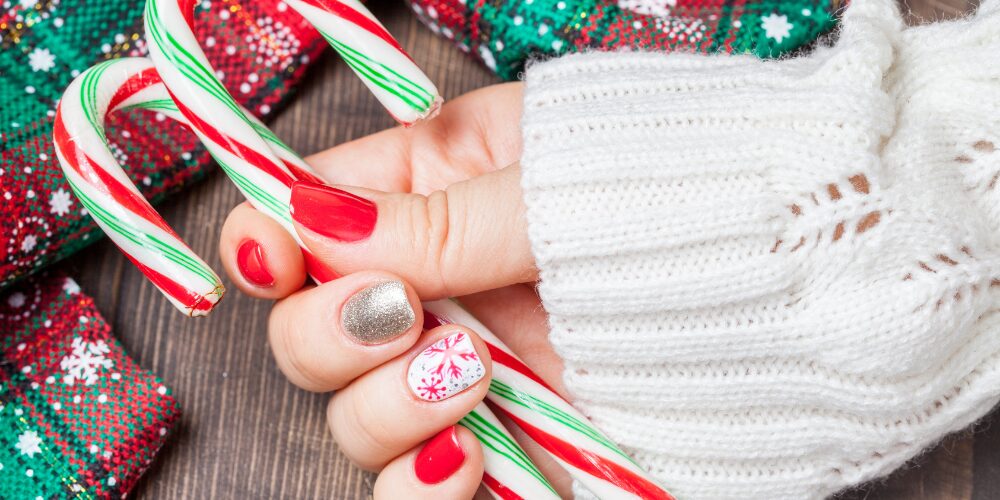 Scopri di più sull'articolo Christmas nails: la guida completa