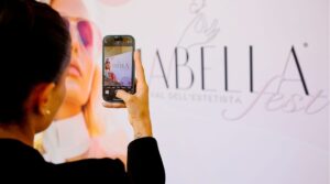 Scopri di più sull'articolo Dove nasce la bellezza: torna MABELLAfest, il Festival dell’Estetista 2026